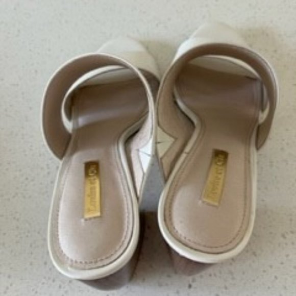9M Louise et Cie, off white strappy open toe slide - Picture 9 of 9